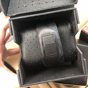 Diesel On tracker band